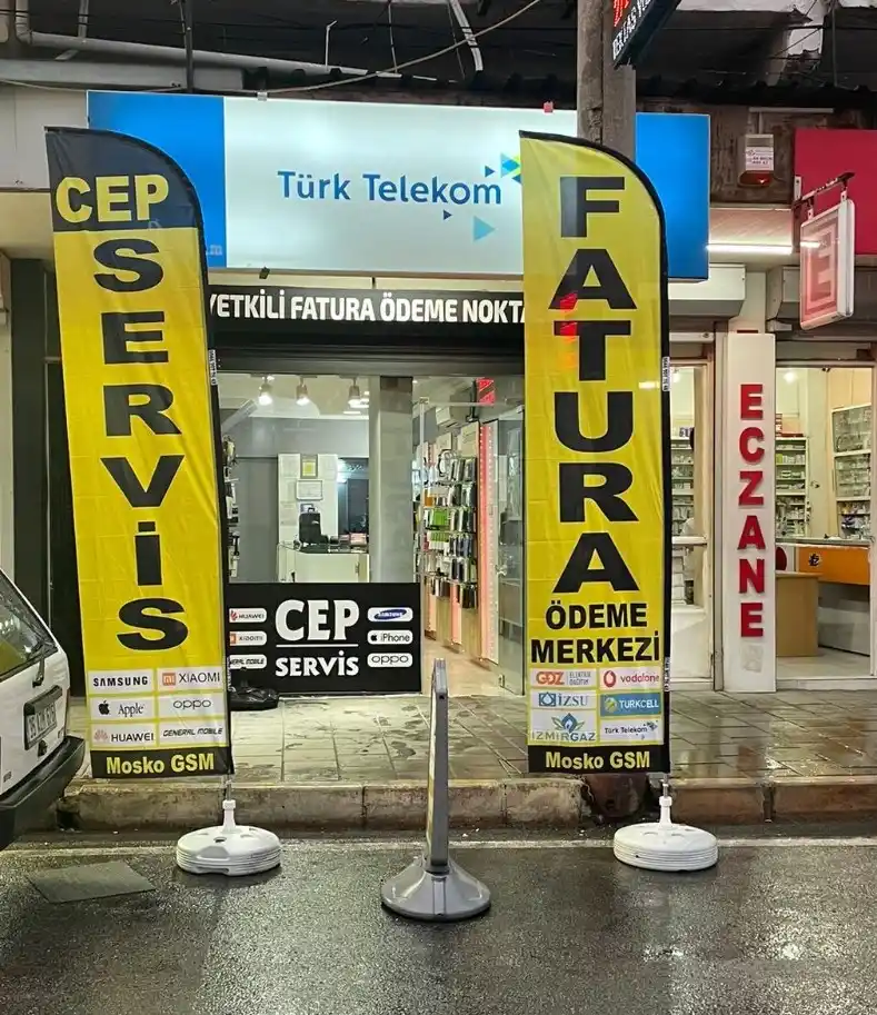 Cep Telefoncu Olta Bayrağı-34