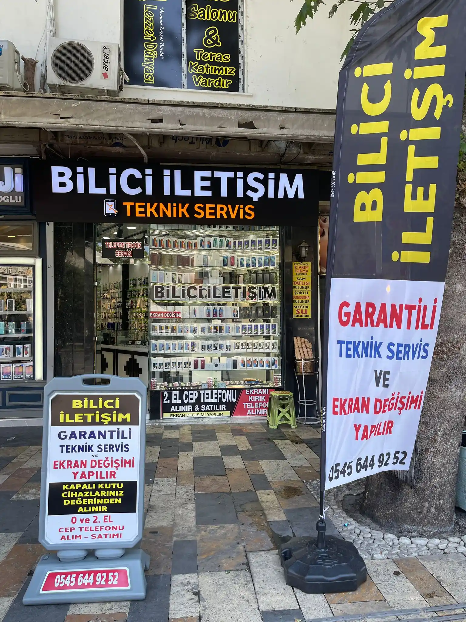 Cep Telefoncu Olta Bayrağı-36