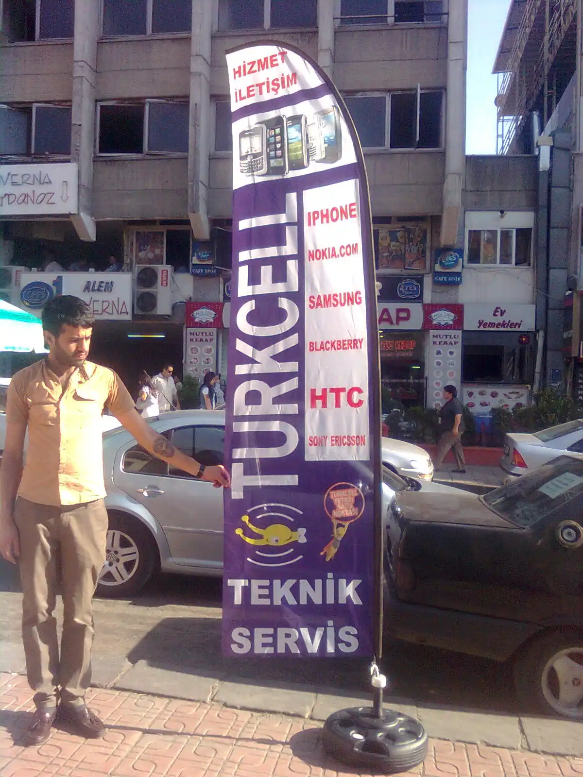 Cep Telefoncu Olta Bayrağı-43